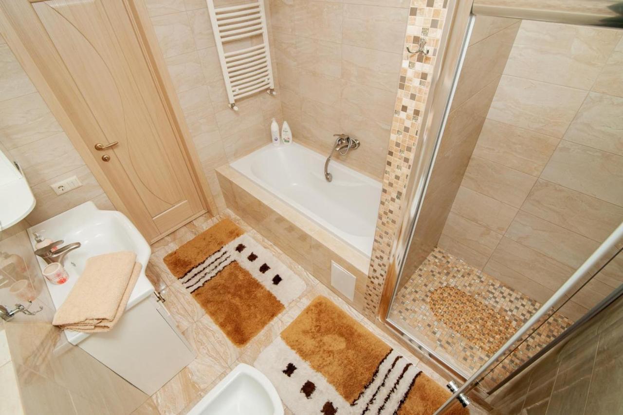 Lia*S Deluxe Apartment In The Center Кишинев Екстериор снимка
