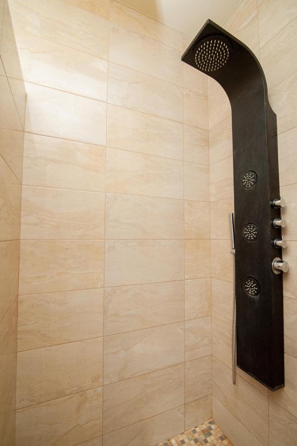 Lia*S Deluxe Apartment In The Center Кишинев Екстериор снимка